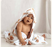 Load image into Gallery viewer, Snuggle Hunny Hooded Towel - Lion or Koala
